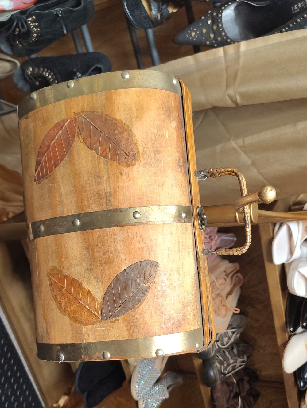 Japanese butterfly box purse - Picture 7 of 8